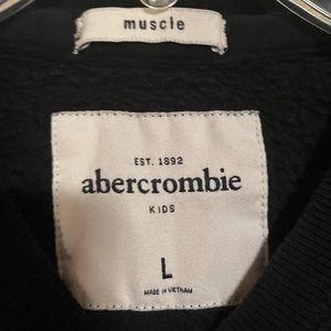 Abercrombie kid’s navy blue sweatshirt
